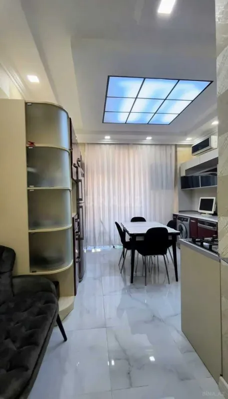 Kirayə verilir 2 otaqlı mənzil 110 m²