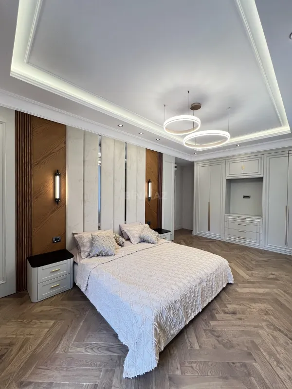 Satılır 4 otaqlı mənzil 185 m²