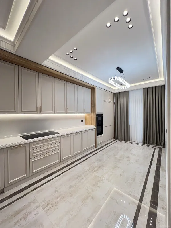 Satılır 4 otaqlı mənzil 185 m²