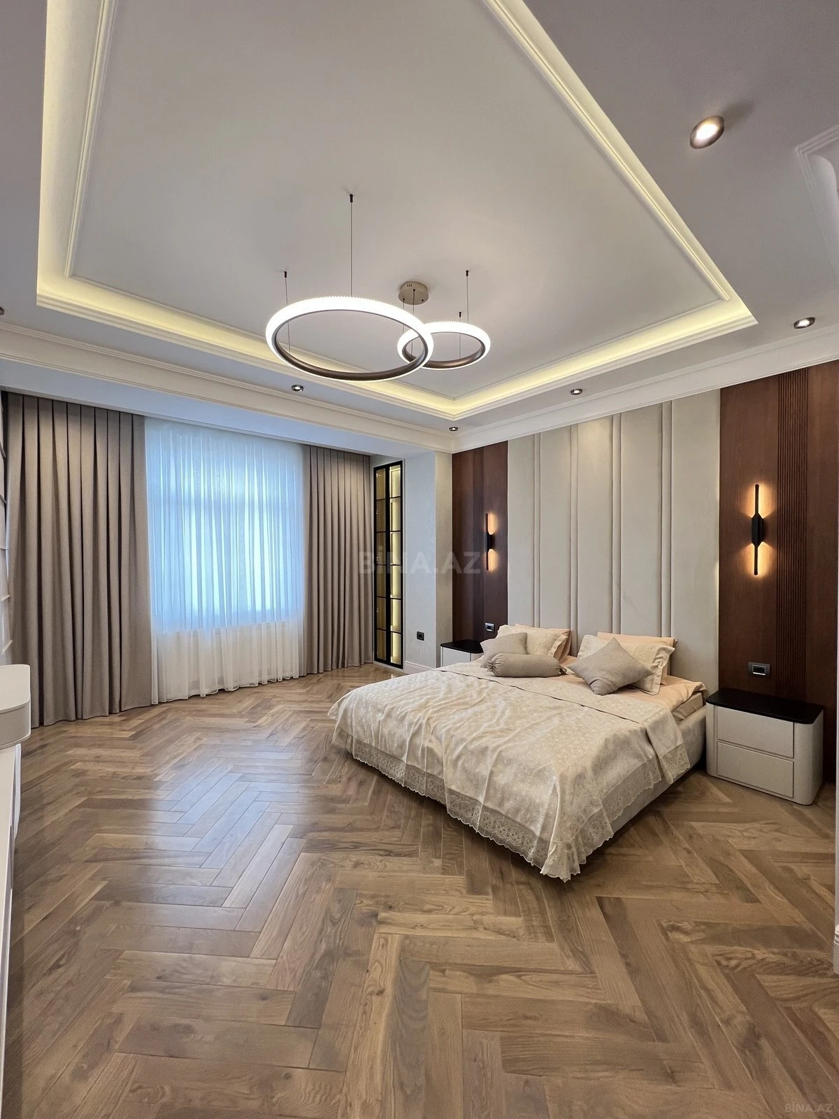 Satılır 4 otaqlı mənzil 185 m²