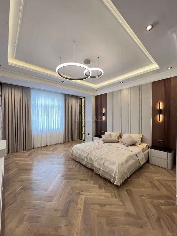 Satılır 4 otaqlı mənzil 185 m²