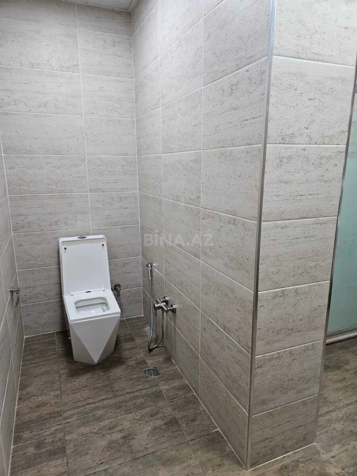 Kirayə verilir 2 otaqlı mənzil 95 m²