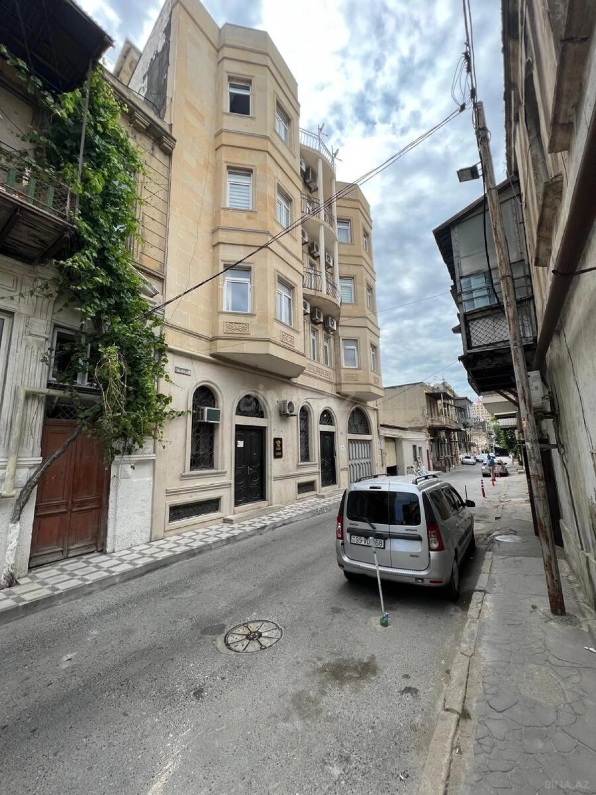 Kirayə verilir 20 otaqlı ofis 1100 m²