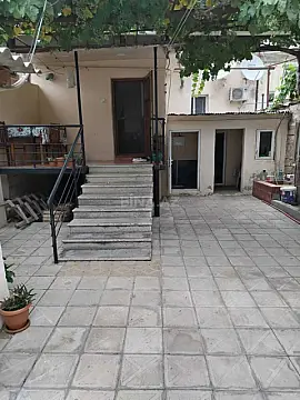 Satılır 4 otaqlı həyət evi 100 m²