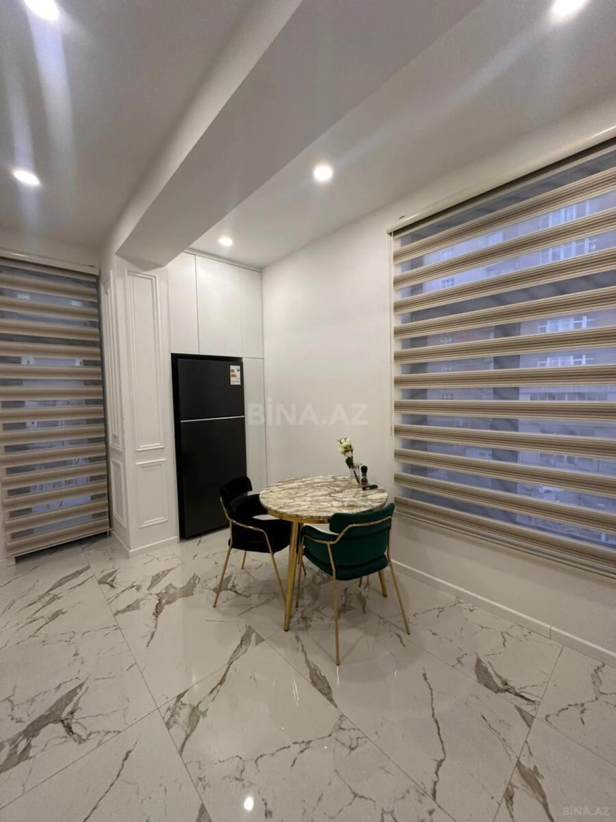 Satılır 2 otaqlı mənzil 82 m²