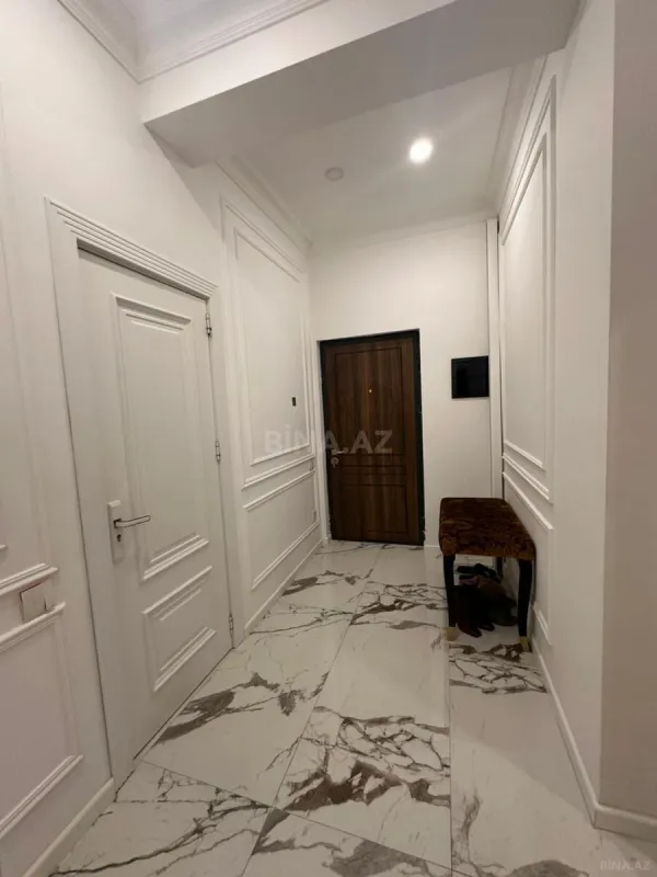 Satılır 2 otaqlı mənzil 82 m²