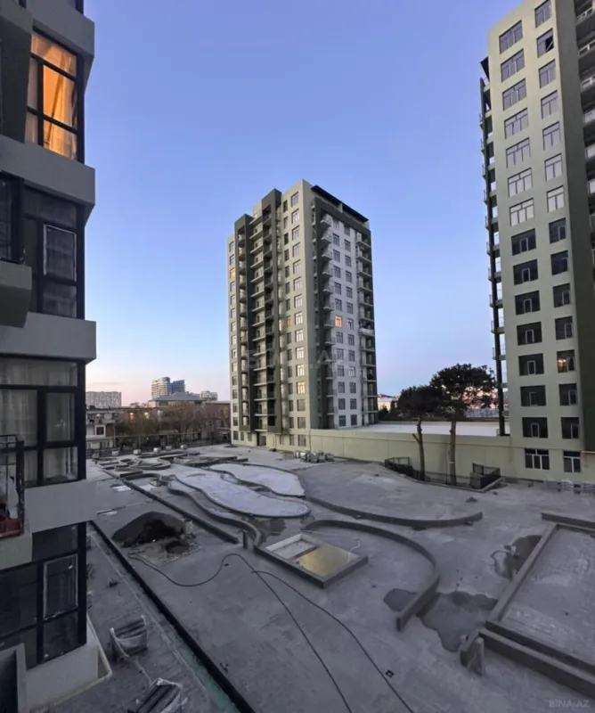 Satılır 2 otaqlı mənzil 82 m²