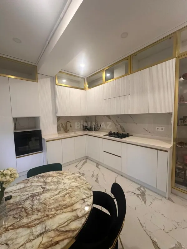 Satılır 2 otaqlı mənzil 82 m²