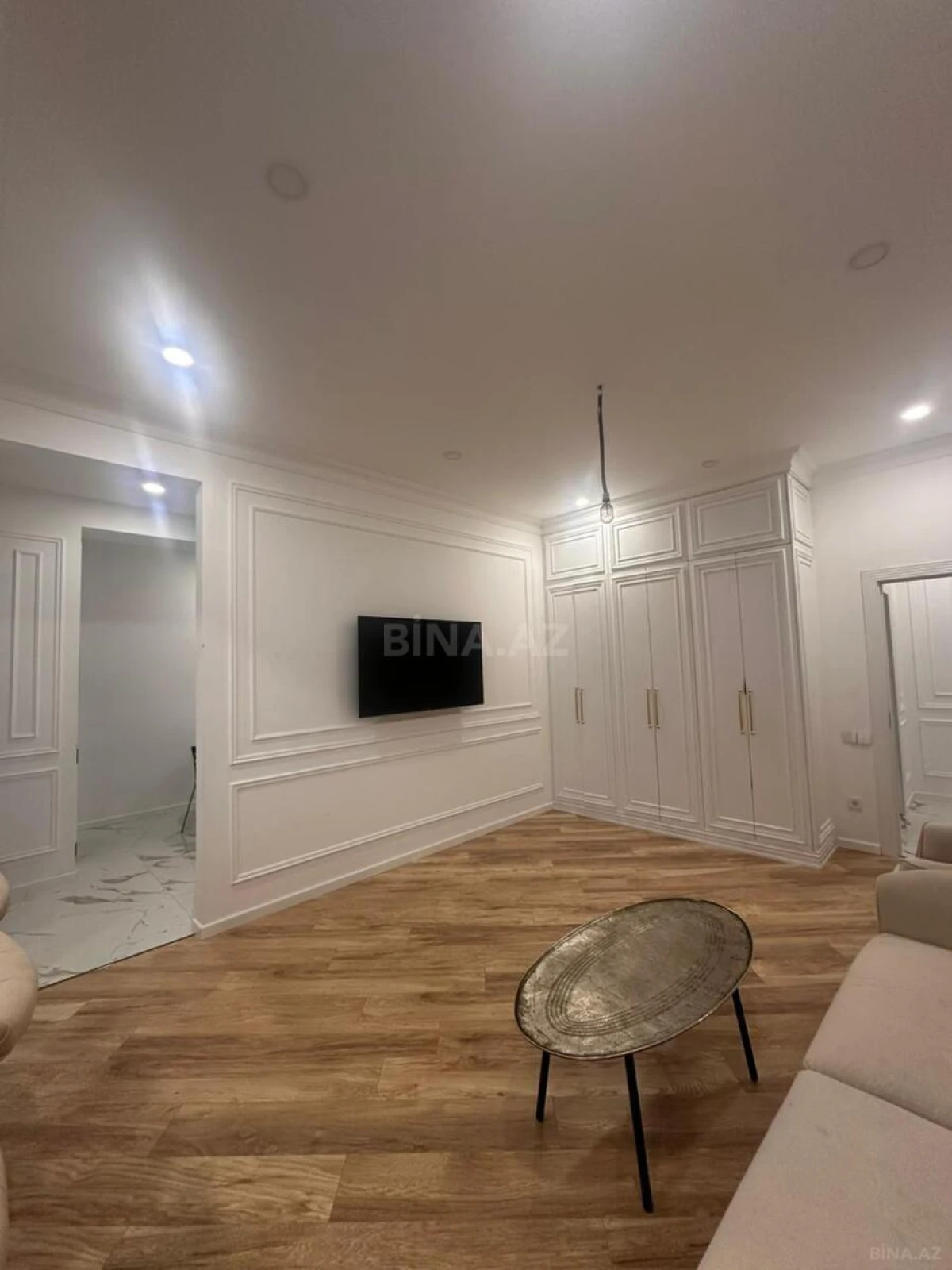 Satılır 2 otaqlı mənzil 82 m²
