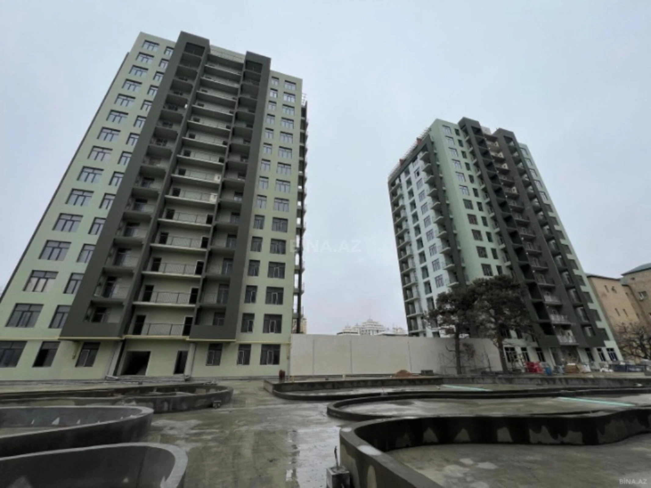 Satılır 2 otaqlı mənzil 82 m²