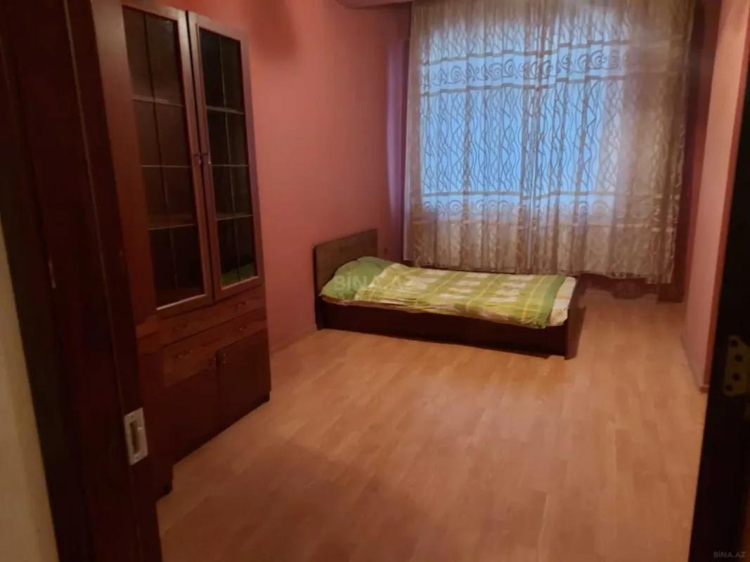 Kirayə verilir 3 otaqlı mənzil 130 m²