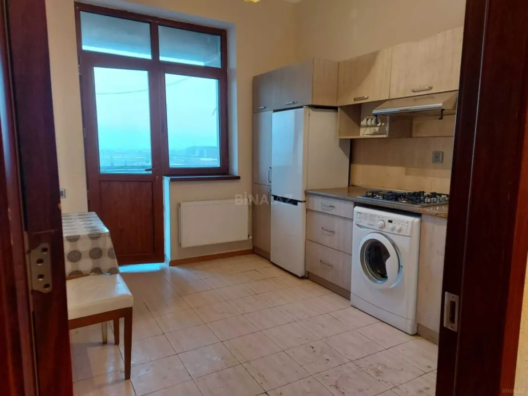 Kirayə verilir 3 otaqlı mənzil 130 m²