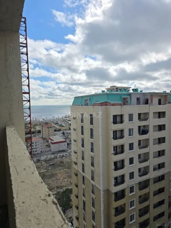 Satılır 3 otaqlı mənzil 104 m²