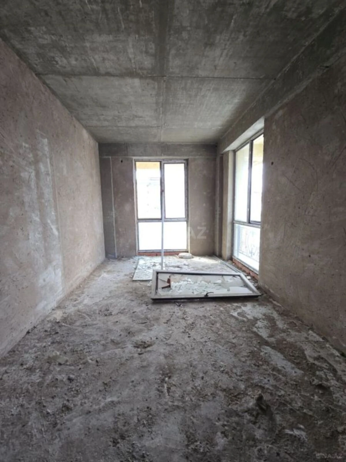 Satılır 3 otaqlı mənzil 104 m²