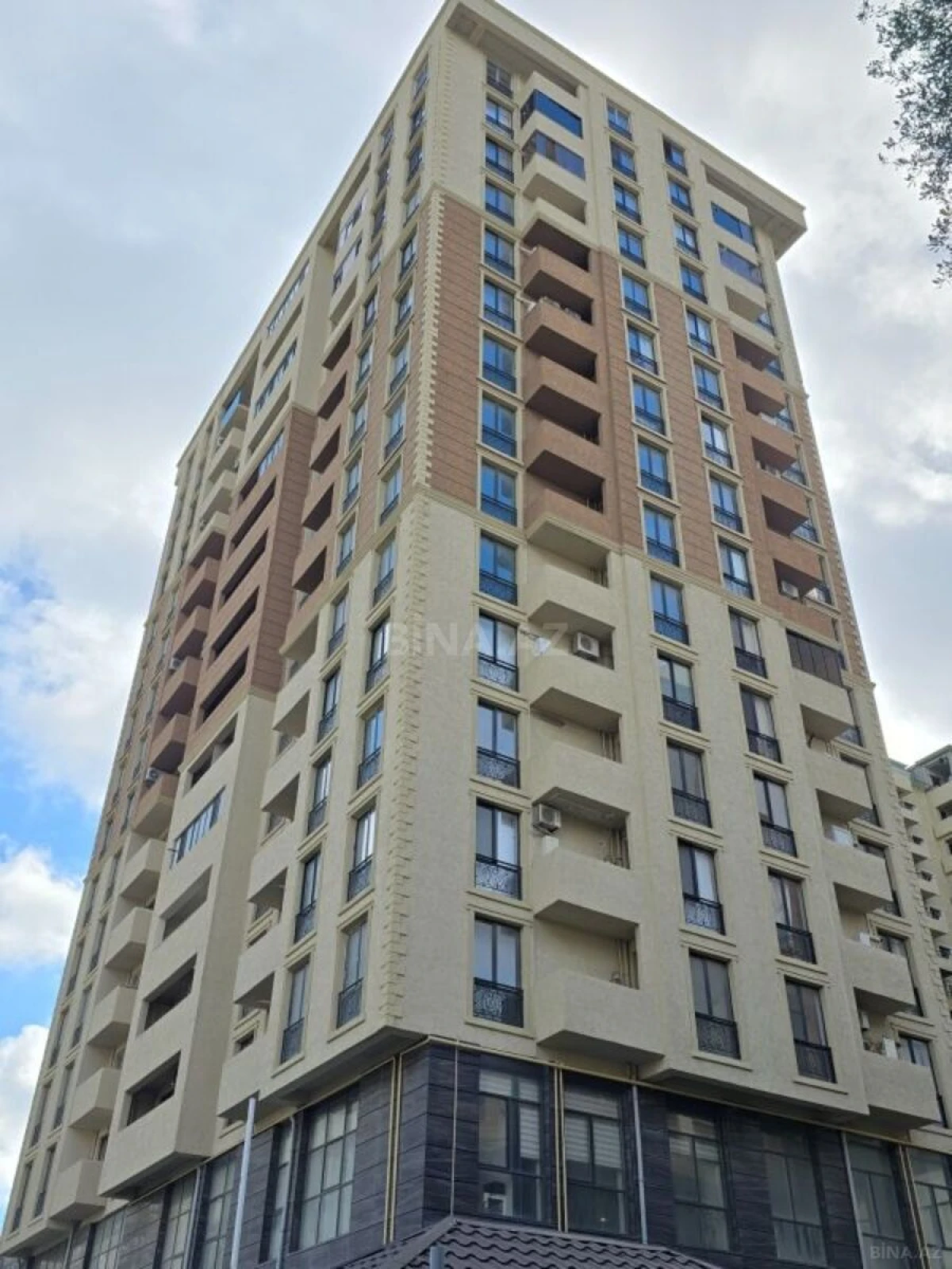 Satılır 3 otaqlı mənzil 104 m²
