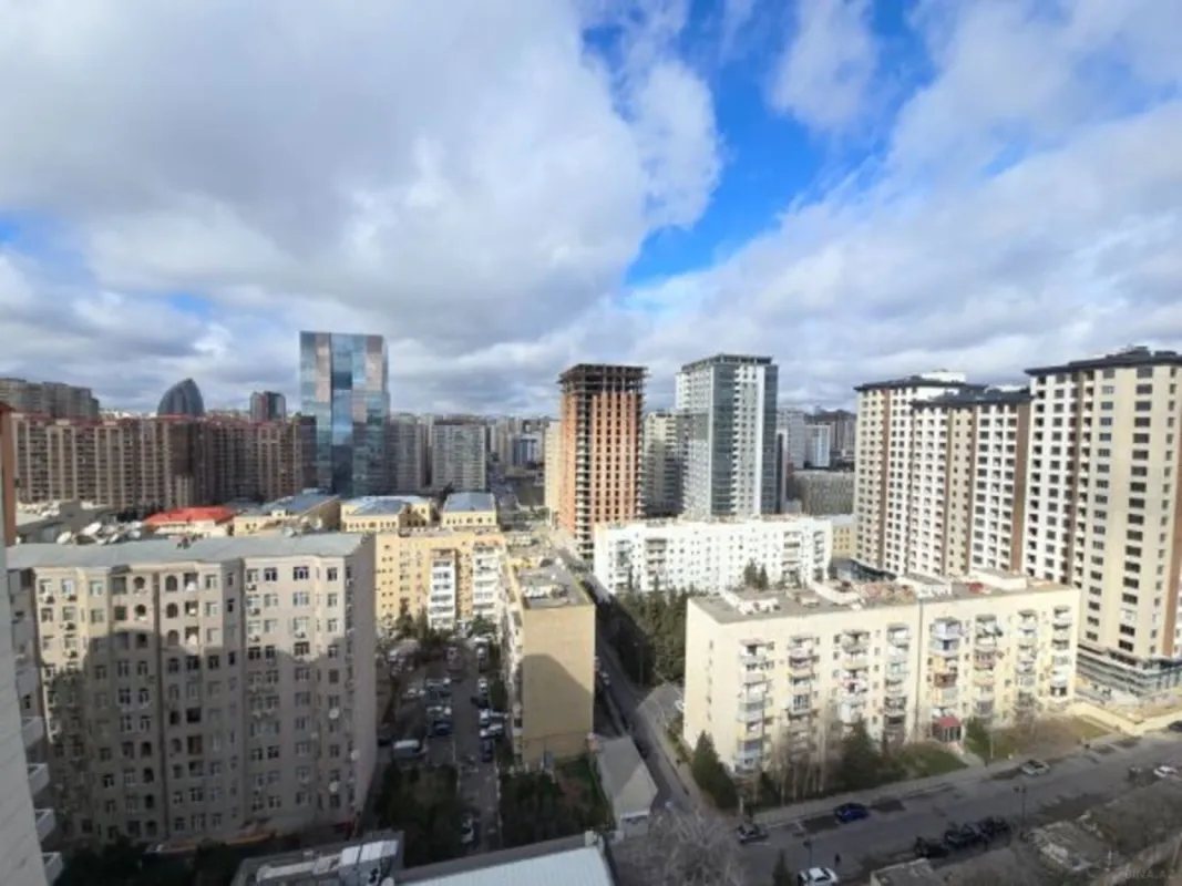 Satılır 3 otaqlı mənzil 104 m²