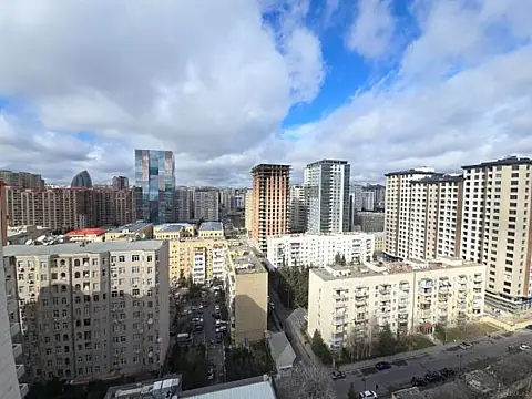 Satılır 3 otaqlı mənzil 104 m²