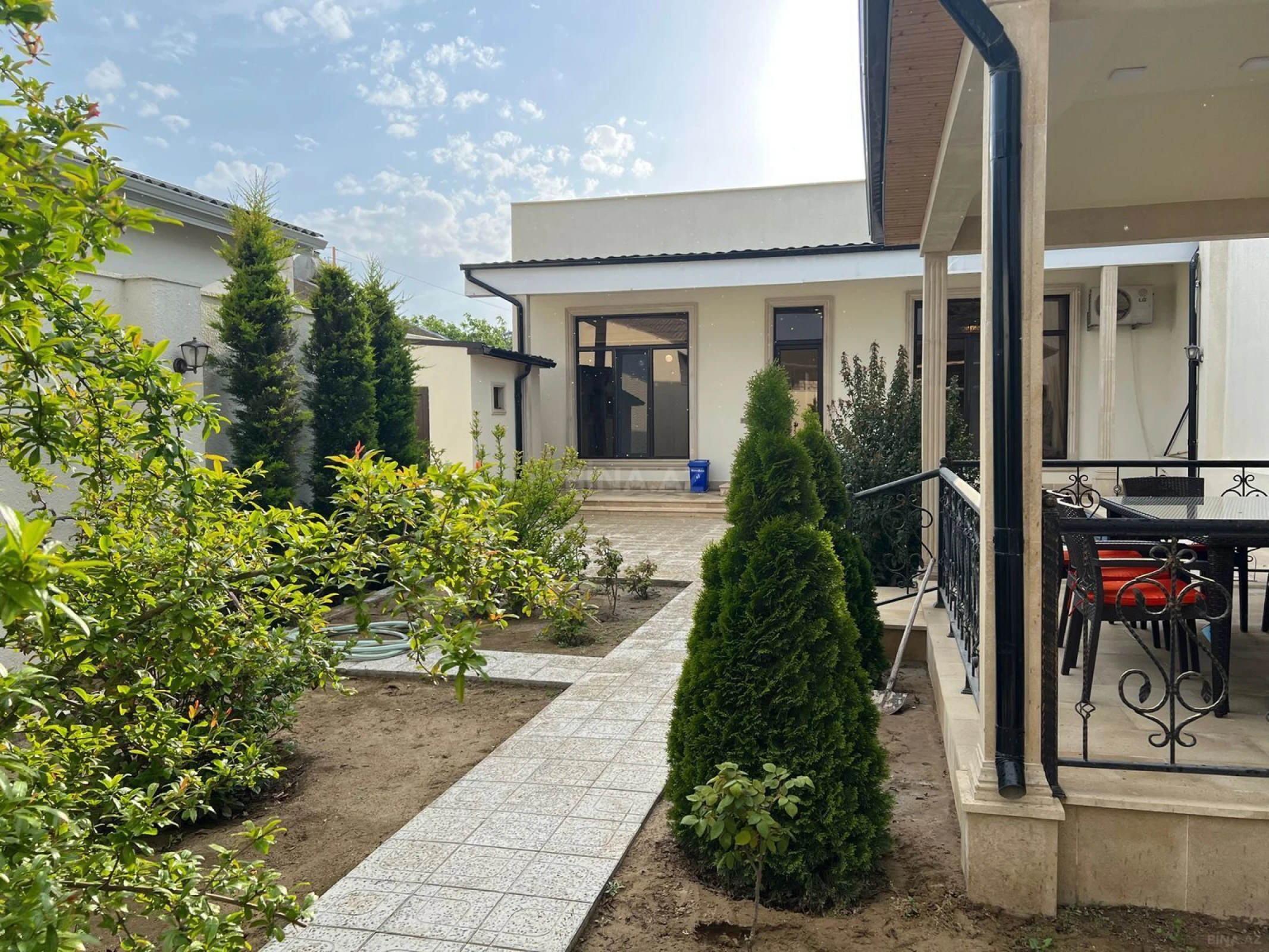 Kirayə verilir 4 otaqlı həyət evi 180 m²