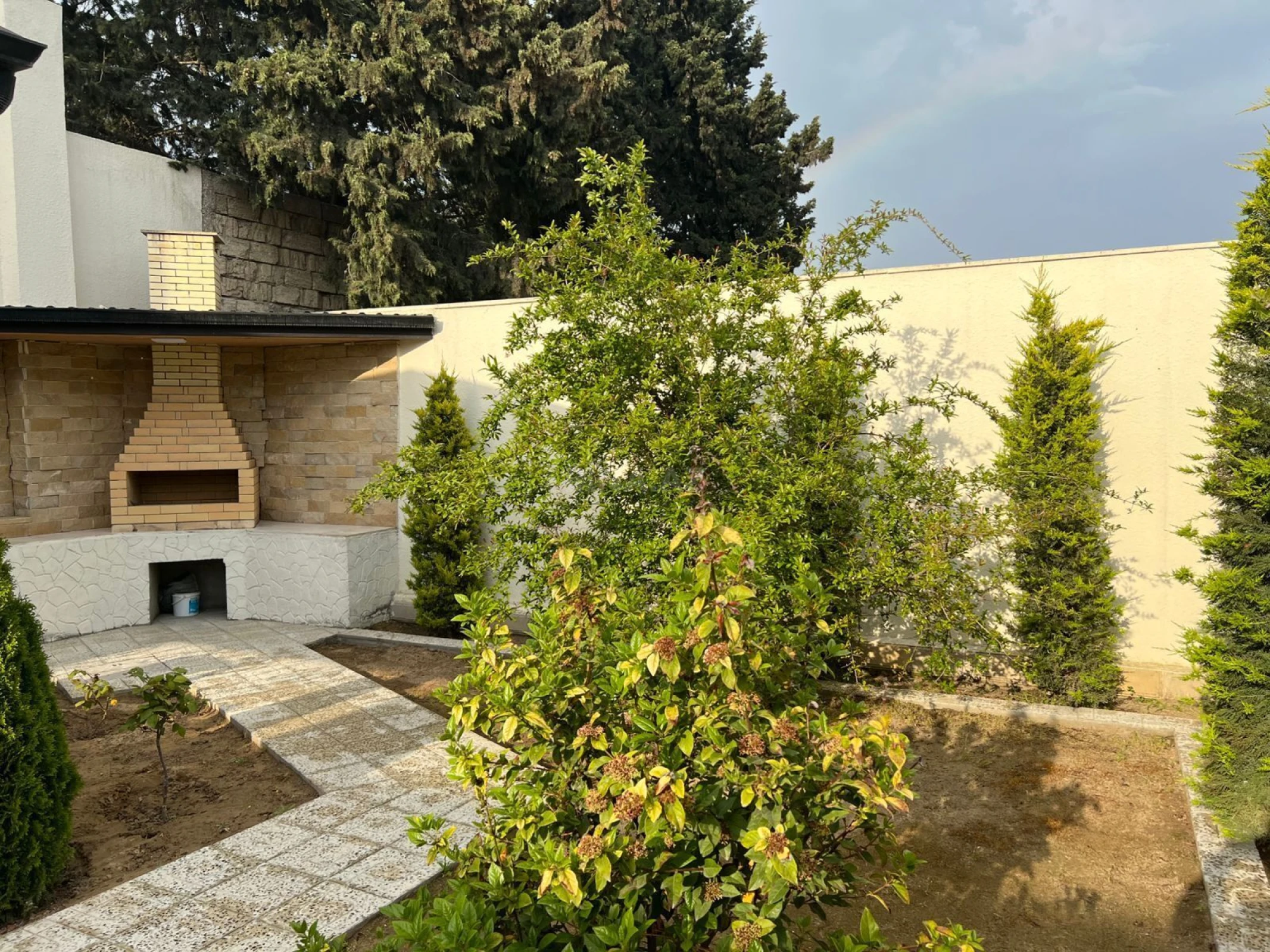 Kirayə verilir 4 otaqlı həyət evi 180 m²