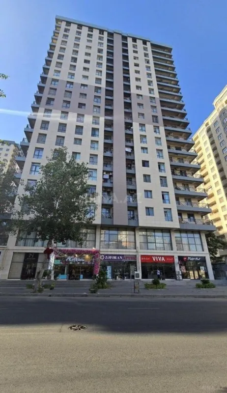 Satılır 4 otaqlı mənzil 192.5 m²