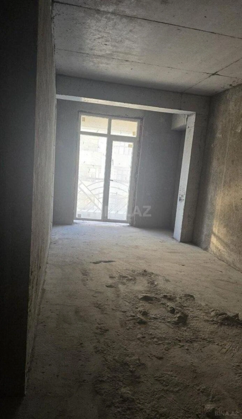 Satılır 4 otaqlı mənzil 192.5 m²