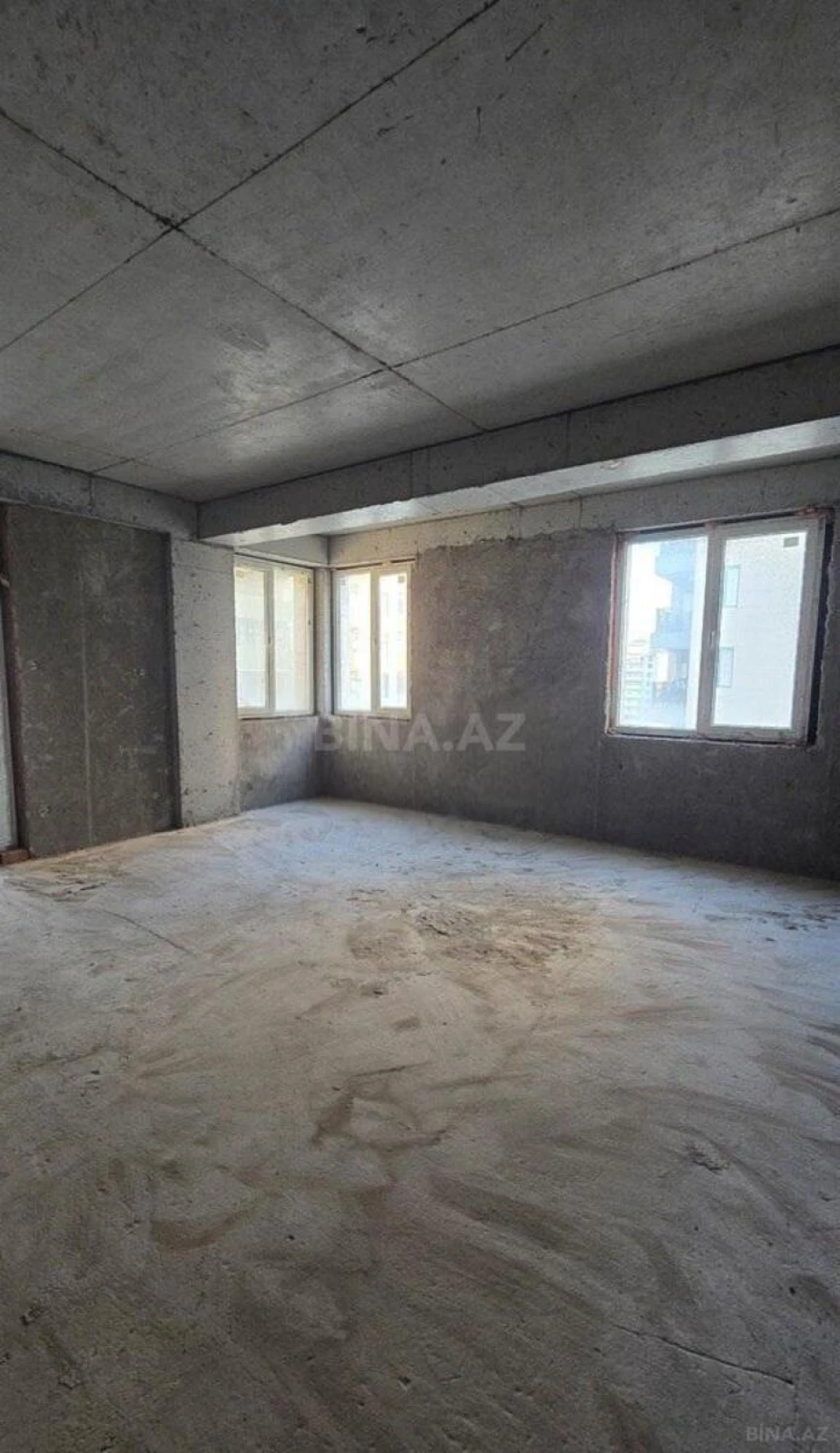 Satılır 4 otaqlı mənzil 192.5 m²
