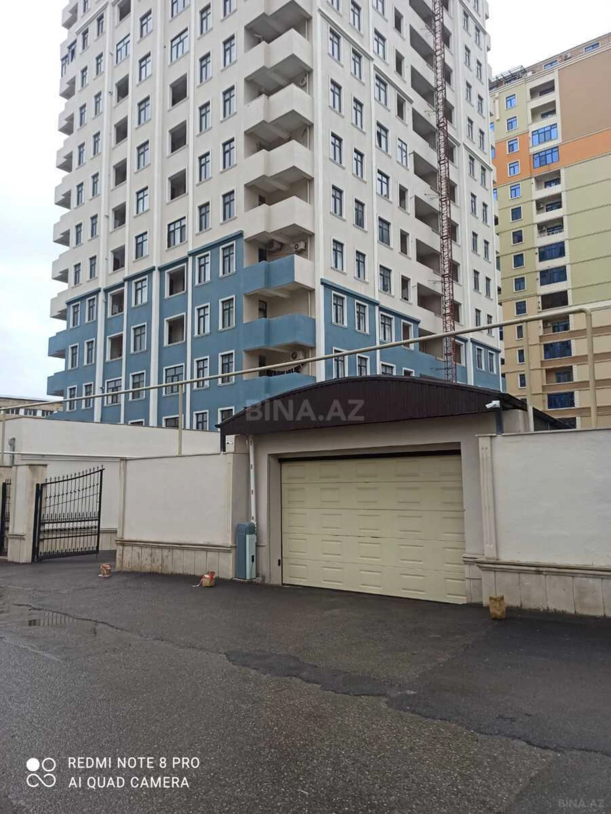 Satılır 3 otaqlı mənzil 146 m²