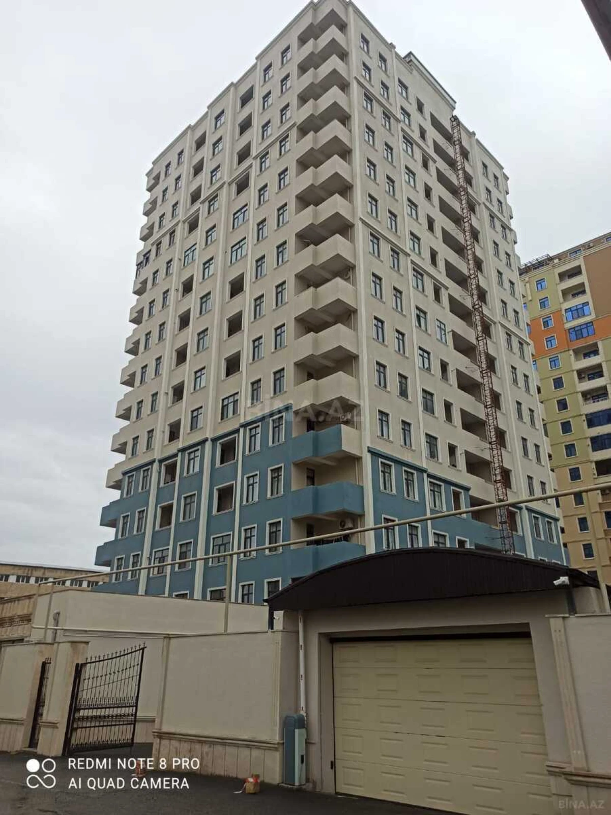 Satılır 3 otaqlı mənzil 146 m²