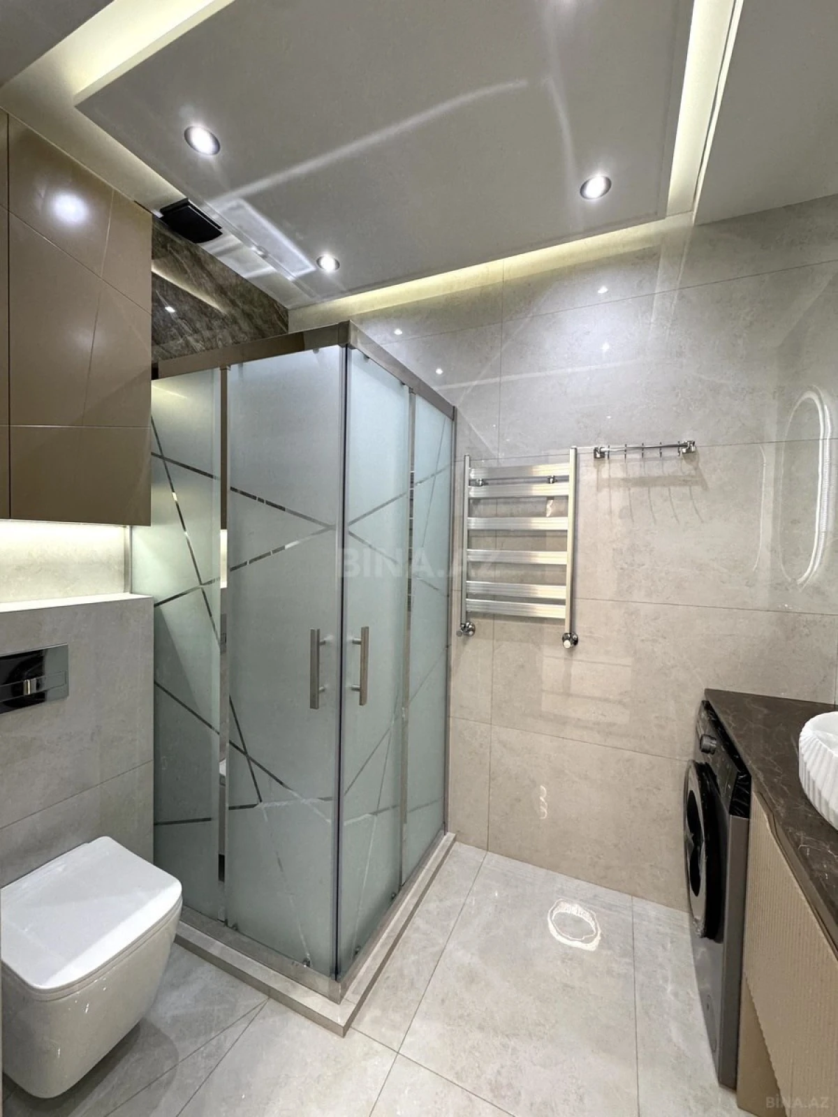 Satılır 3 otaqlı mənzil 117 m²