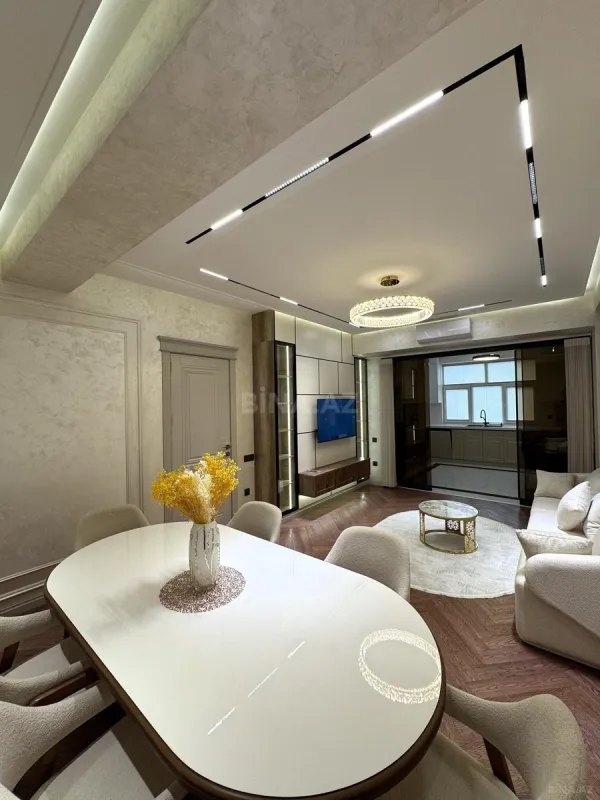 Satılır 3 otaqlı mənzil 117 m²