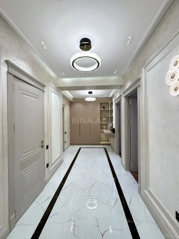Satılır 3 otaqlı mənzil 117 m²