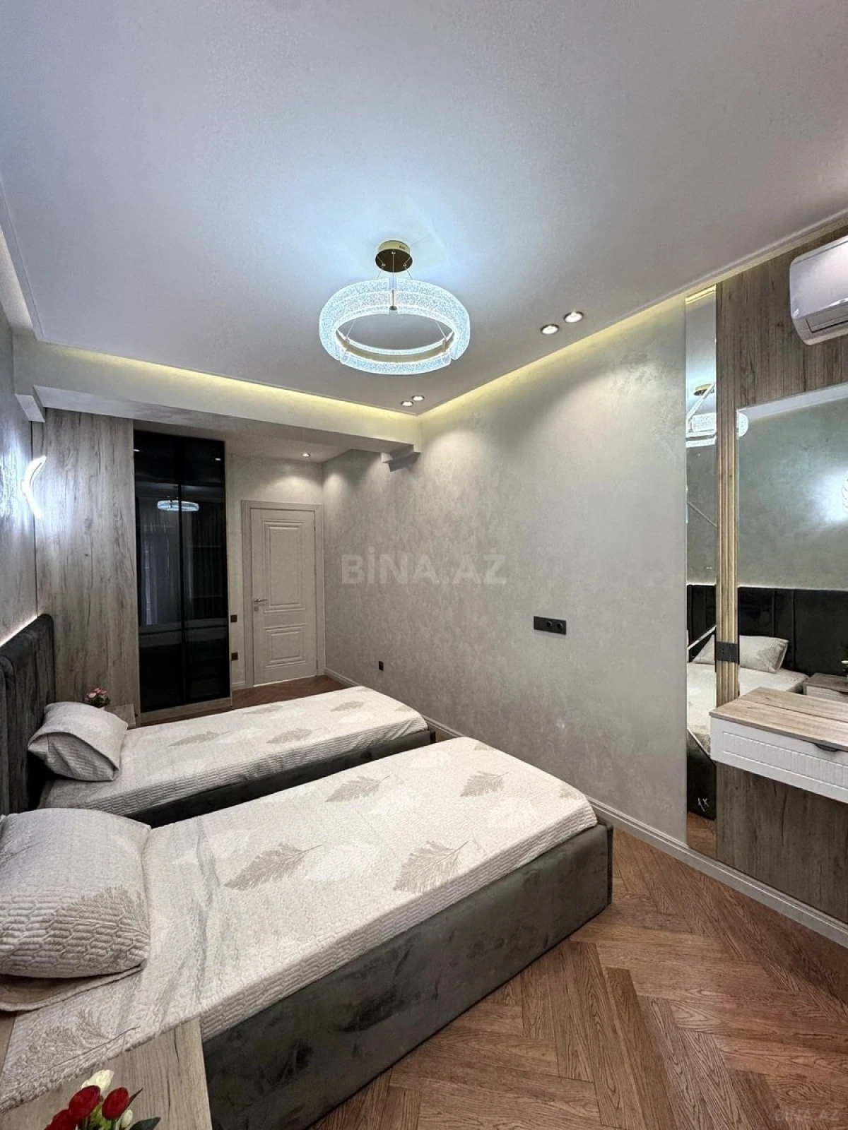 Satılır 3 otaqlı mənzil 117 m²