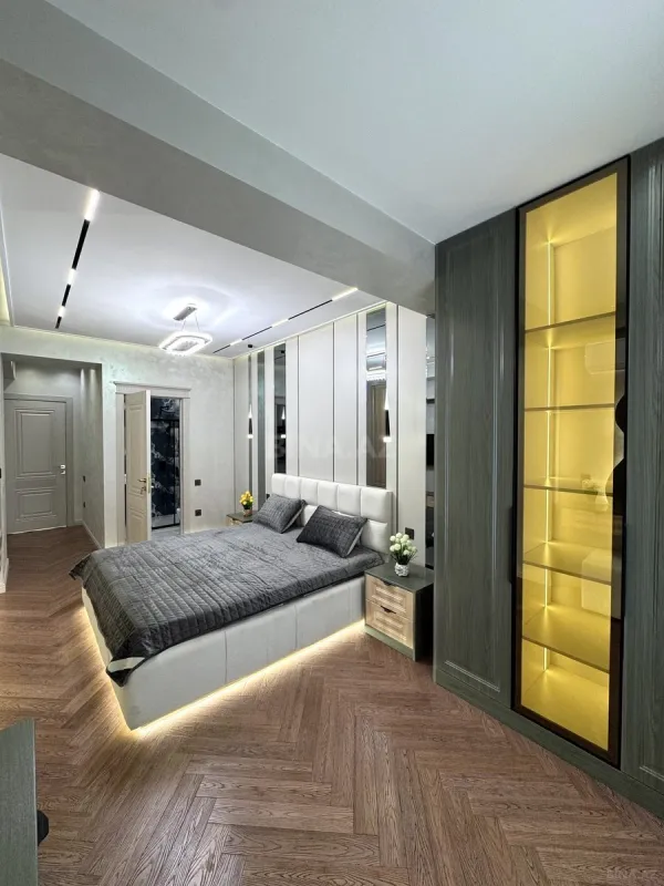 Satılır 3 otaqlı mənzil 117 m²