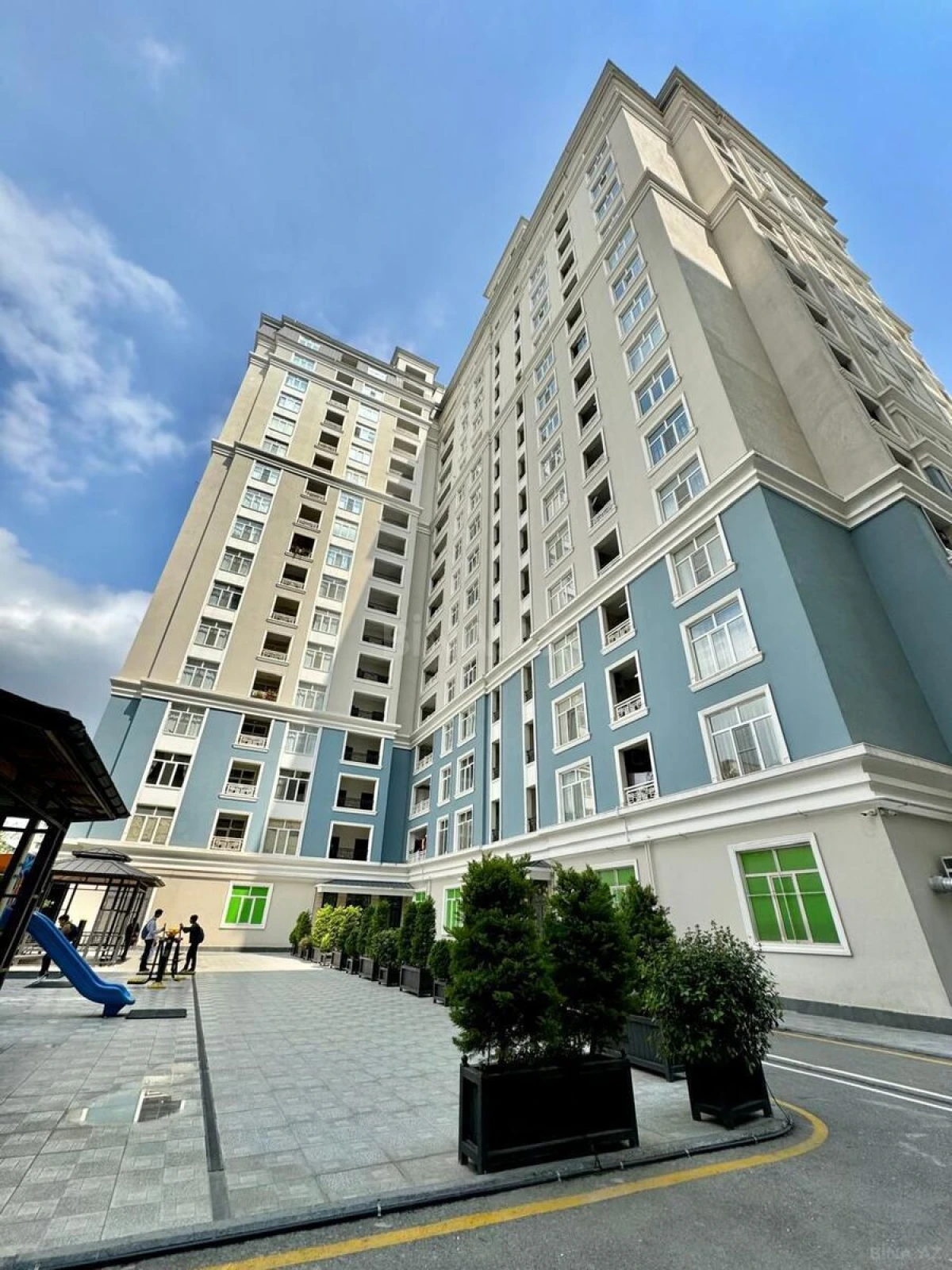 Satılır 3 otaqlı mənzil 117 m²