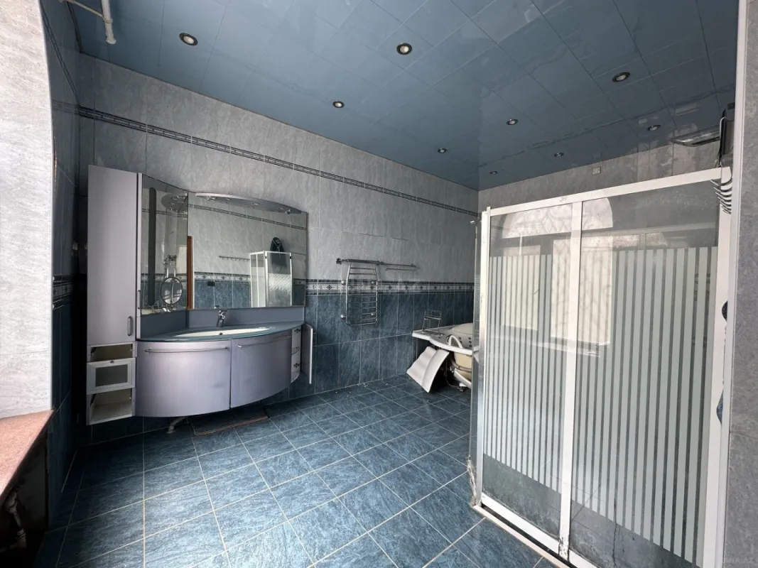 Satılır 7 otaqlı həyət evi 600 m²