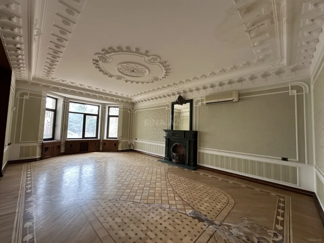 Satılır 7 otaqlı həyət evi 600 m²