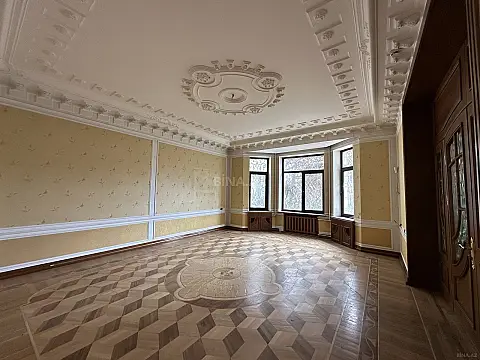 Satılır 7 otaqlı həyət evi 600 m²