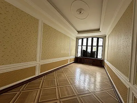 Satılır 7 otaqlı həyət evi 600 m²