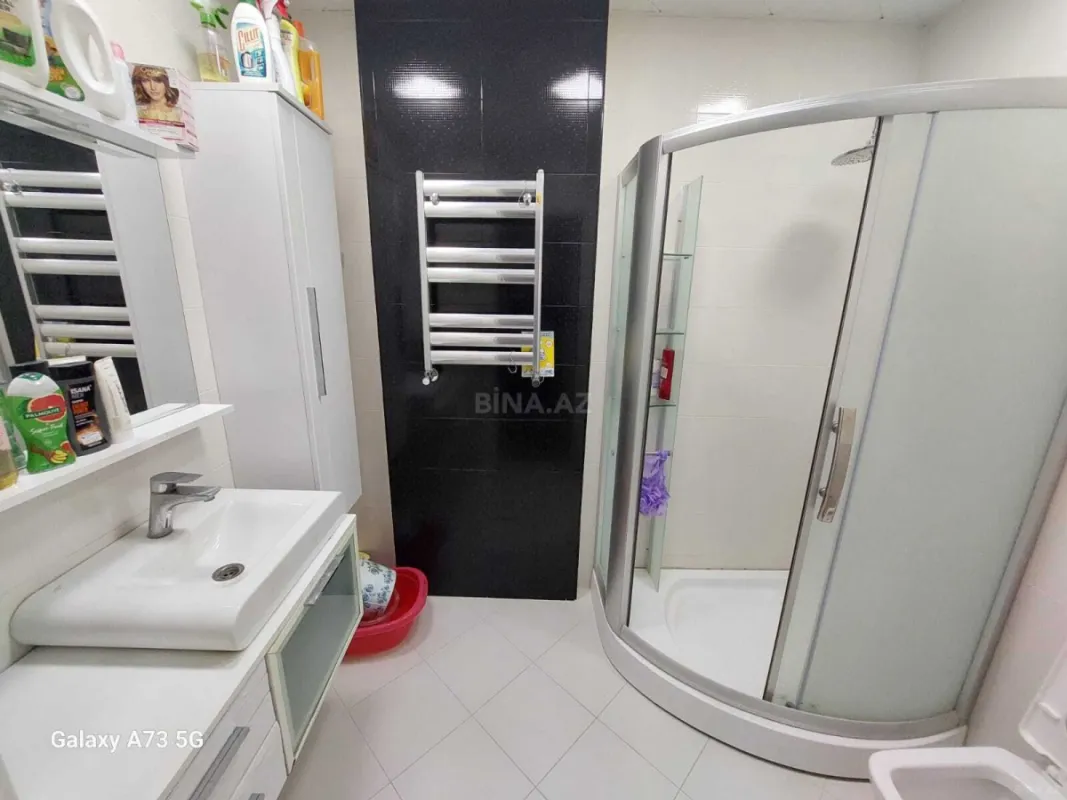 Kirayə verilir 3 otaqlı mənzil 140 m²