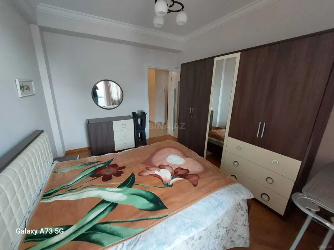 Kirayə verilir 3 otaqlı mənzil 140 m²