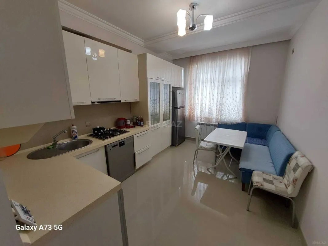 Kirayə verilir 3 otaqlı mənzil 140 m²