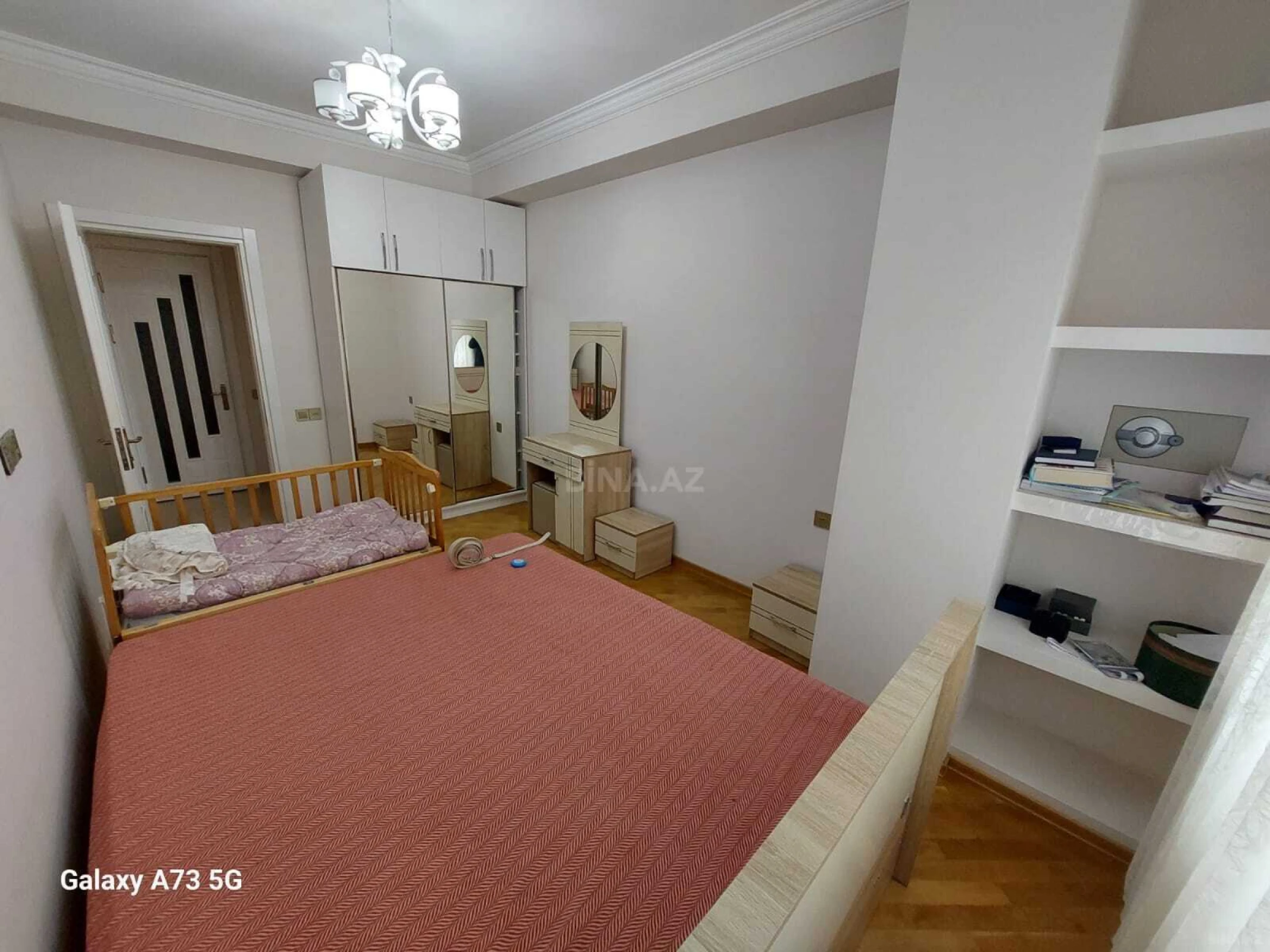 Kirayə verilir 3 otaqlı mənzil 140 m²