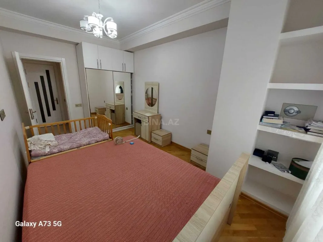 Kirayə verilir 3 otaqlı mənzil 140 m²