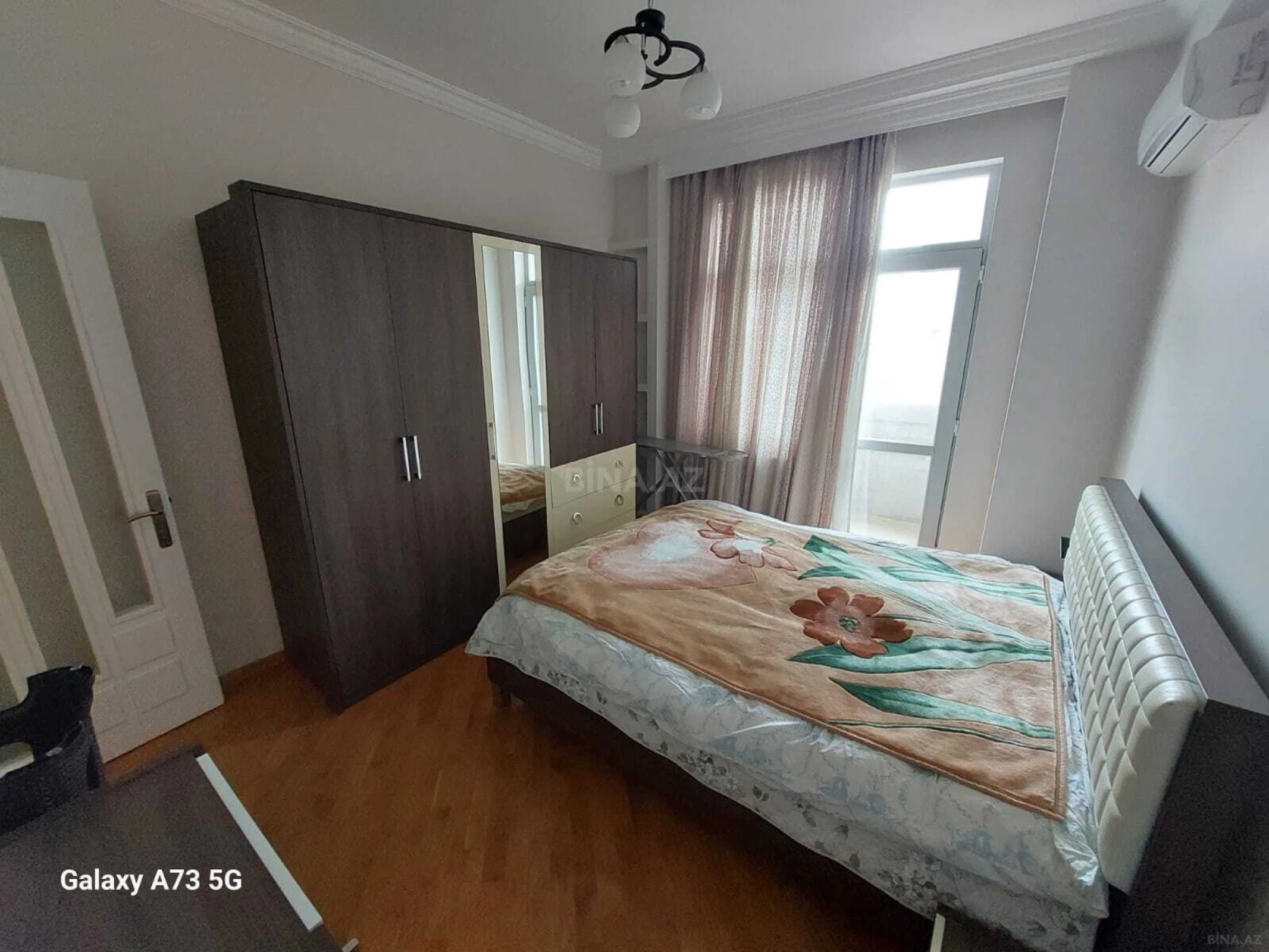 Kirayə verilir 3 otaqlı mənzil 140 m²