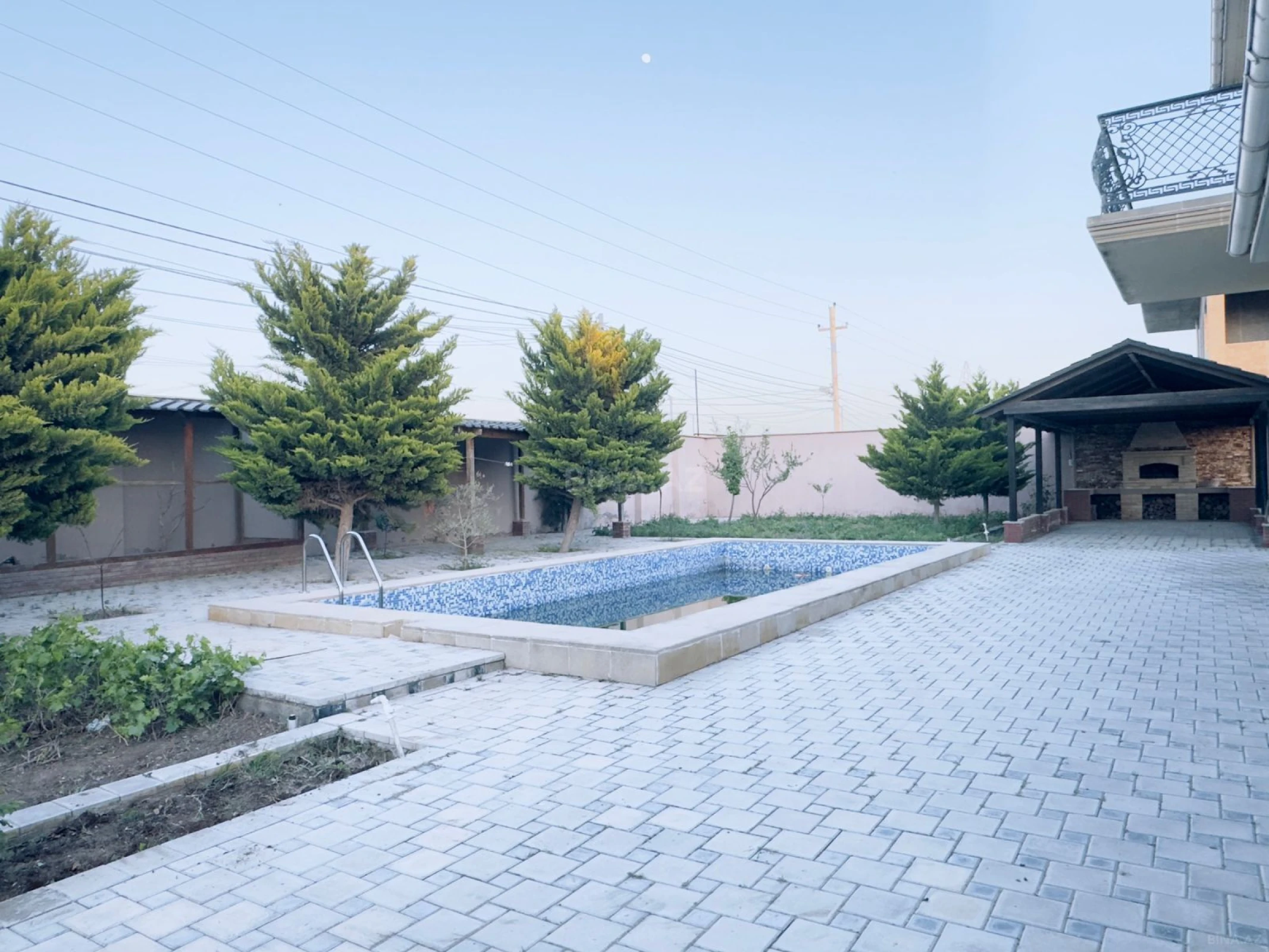 Kirayə verilir 5 otaqlı həyət evi 400 m²