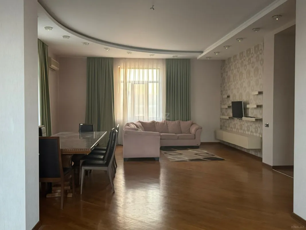 Kirayə verilir 5 otaqlı həyət evi 400 m²
