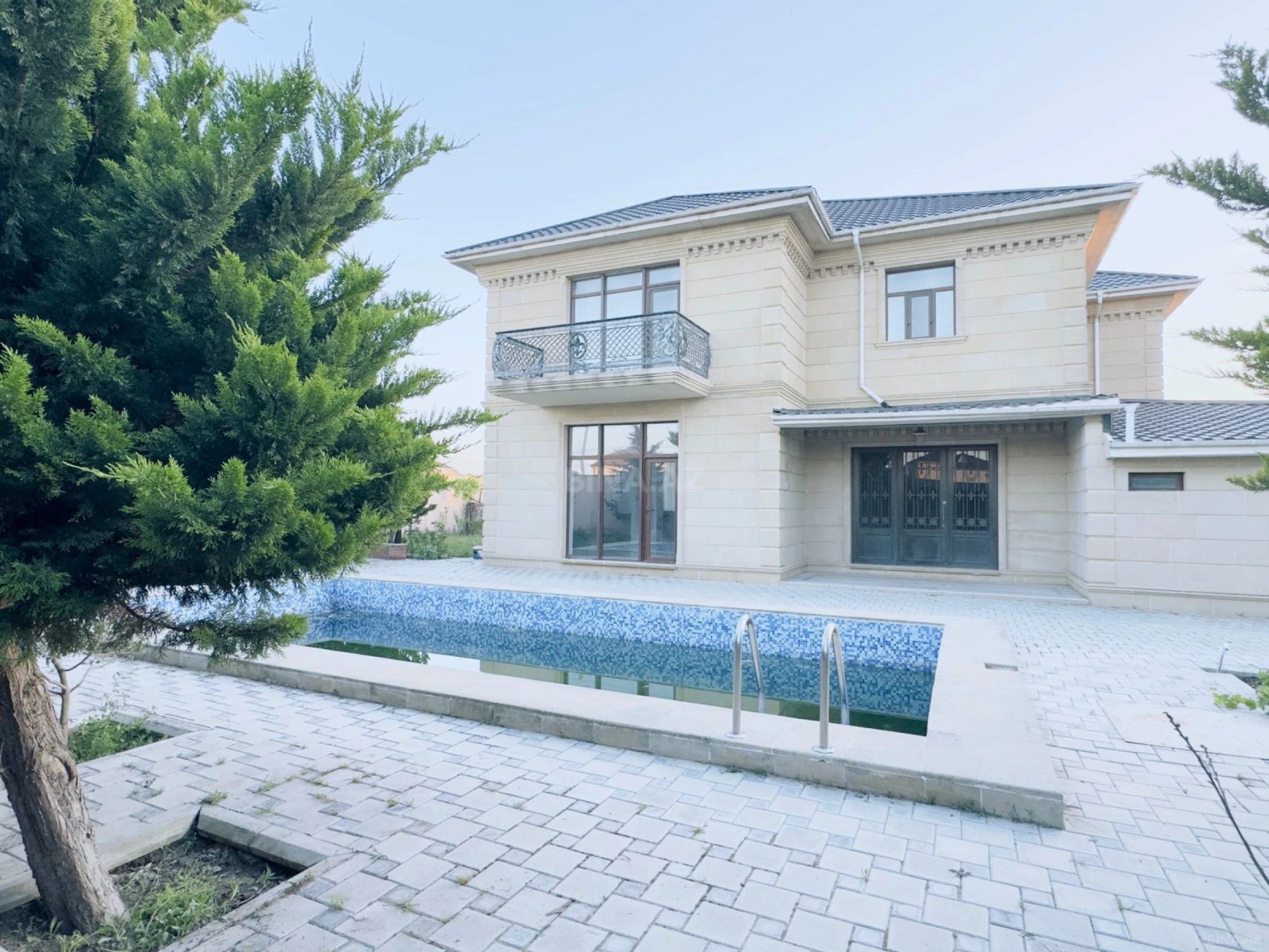 Kirayə verilir 5 otaqlı həyət evi 400 m²