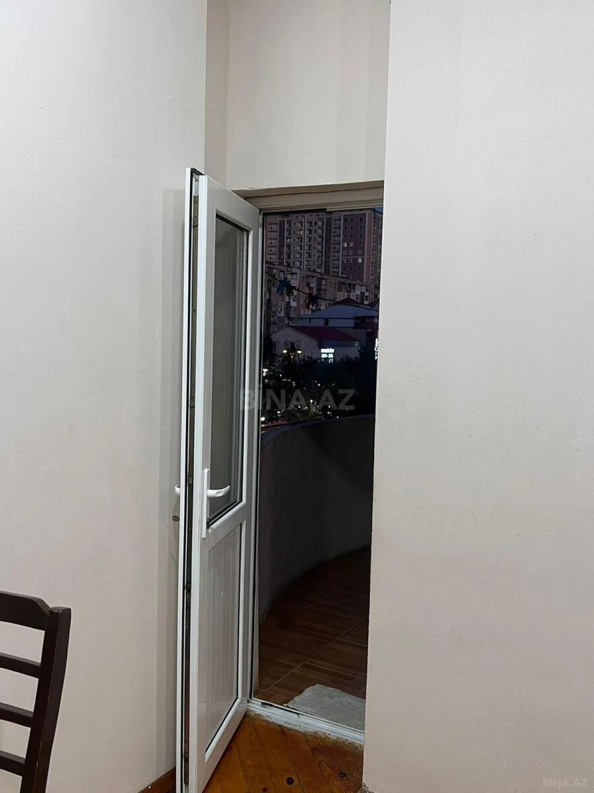 Kirayə verilir 2 otaqlı mənzil 80 m²