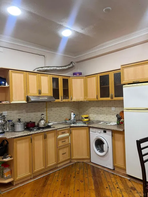 Kirayə verilir 2 otaqlı mənzil 80 m²