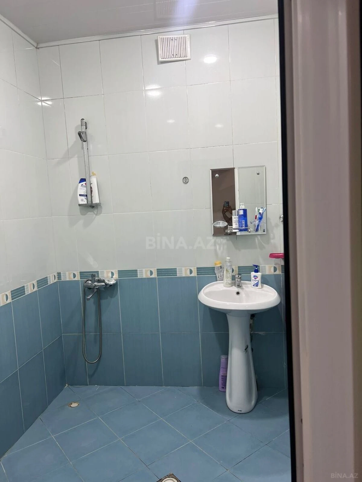 Kirayə verilir 2 otaqlı mənzil 80 m²